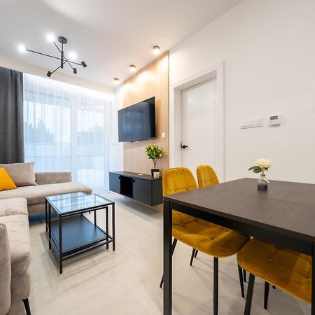 Miodowy Apartament Z Duzym Tarasem W Rewalu, Blisko Morza Exteriér fotografie