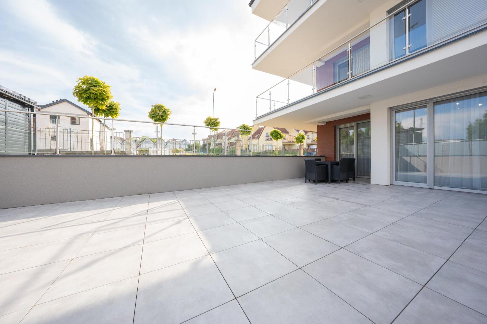 Miodowy Apartament Z Duzym Tarasem W Rewalu, Blisko Morza Exteriér fotografie